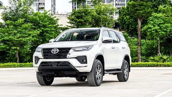 Những điều cần biết về thủ tục thuê xe tự lái tại Hà Nội 