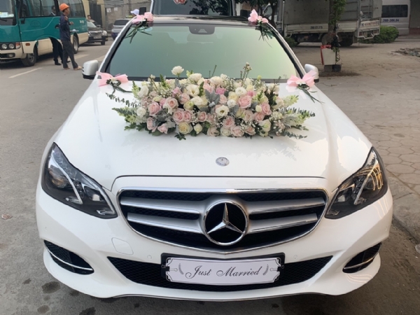 Trọn vẹn ngày vui với dịch vụ cho thuê xe cưới Mercedes C200 chuyên nghiệp