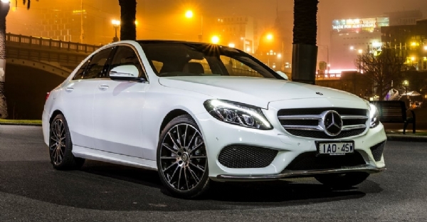 Trải nghiệm tiện nghi cùng dịch vụ thuê xe Mercedes tự lái chuyên nghiệp