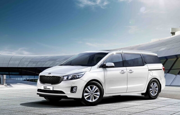 Vì sao nên chọn thuê xe Sedona tự lái thay vì có tài xế?