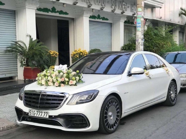 Dịch vụ thuê xe cưới Maybach sang trọng, quý phái cho cô dâu chú rể