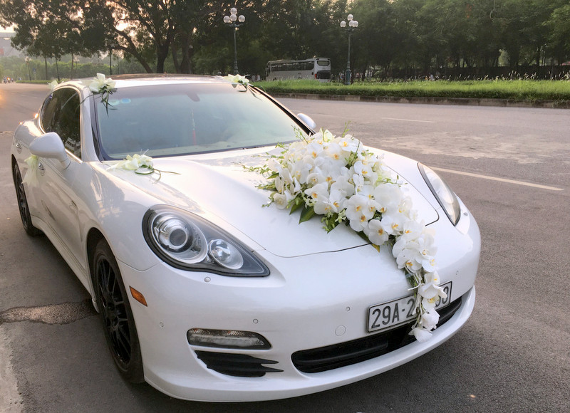 Chi phí thuê xe cưới Porsche đắt hay xứng đáng?