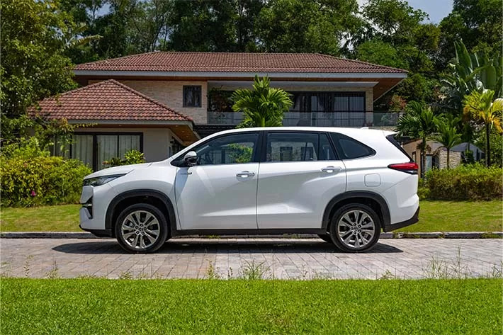 Kinh nghiệm cần biết khi thuê xe Innova tự lái