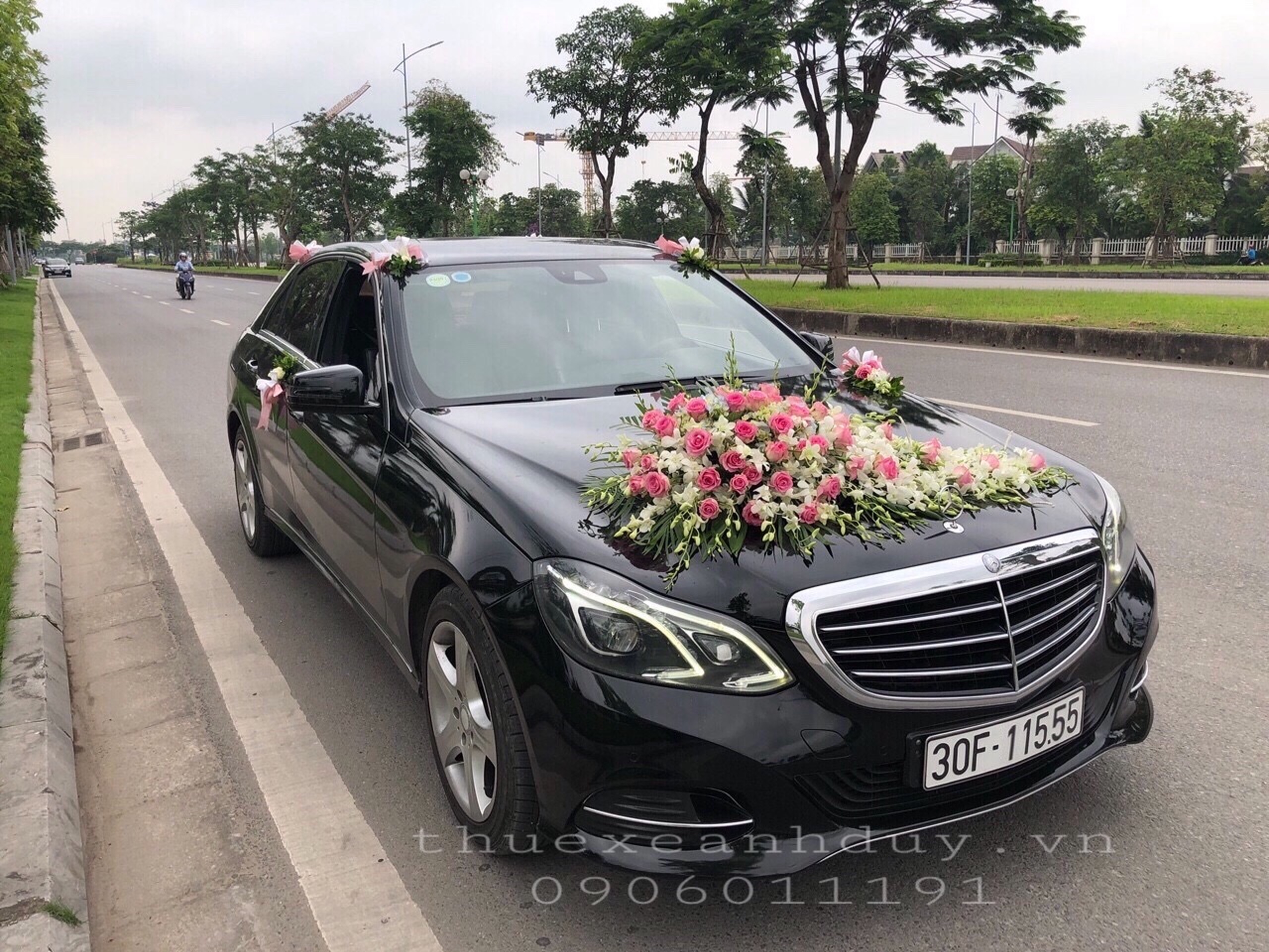 Kinh nghiệm lựa chọn dịch vụ thuê xe cưới Mercedes uy tín