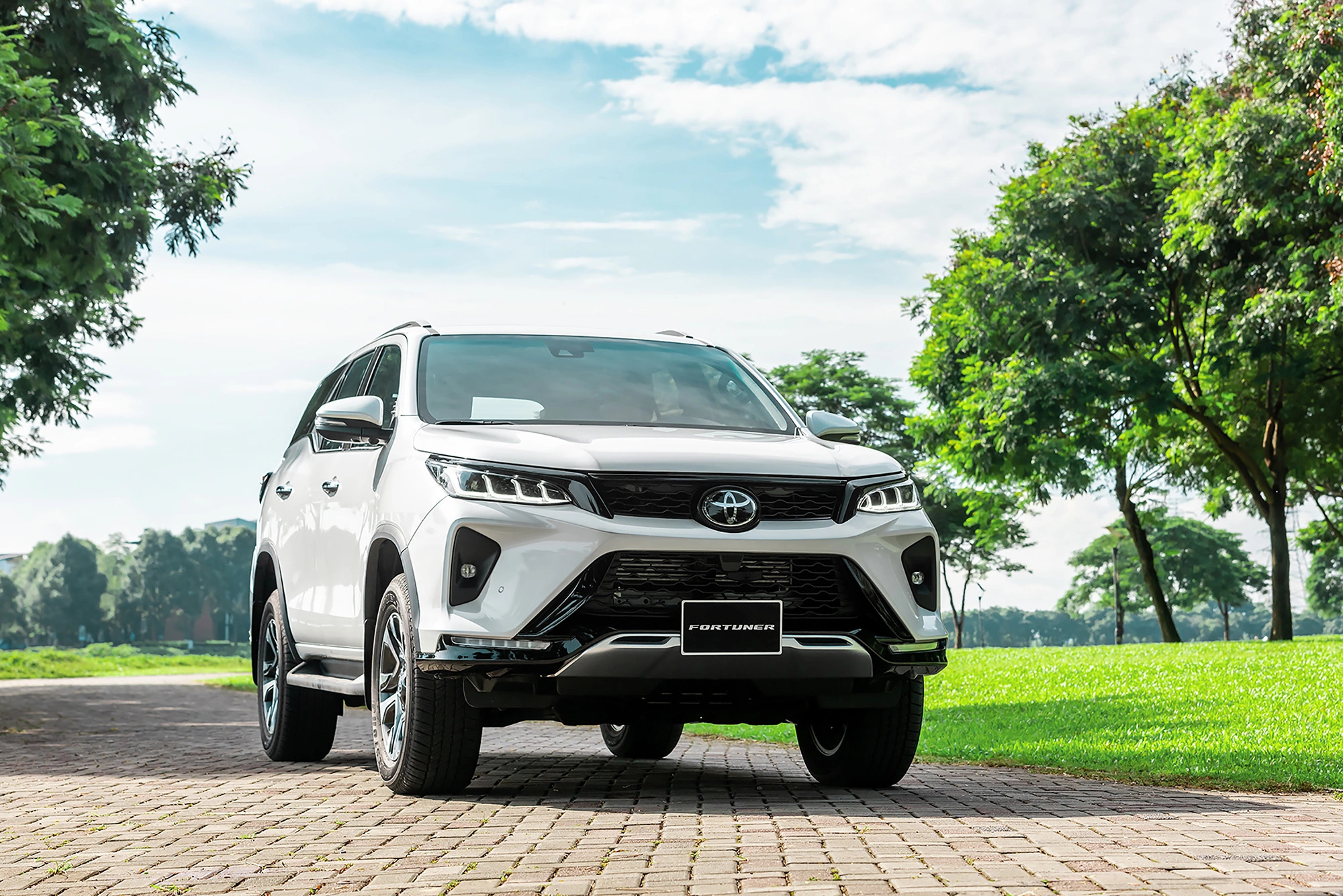 Lợi ích khi sử dụng dịch vụ thuê Fortuner tự lái