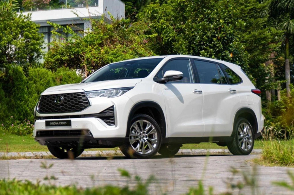 Lưu ý khi lái xe Innova đường dài