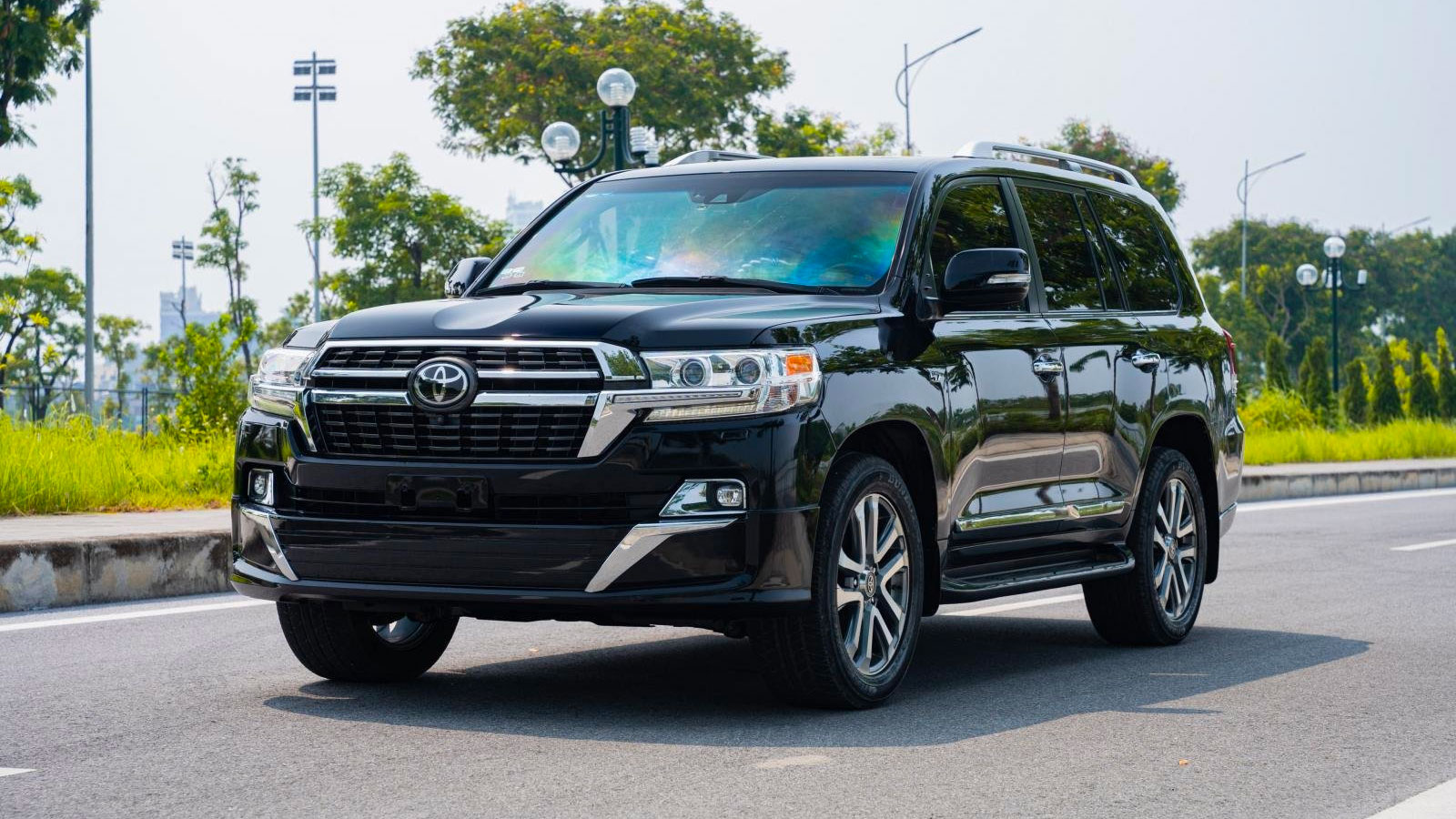  Lý do khách hàng tin tưởng dịch vụ thuê xe Land Cruiser tại Hà Nội