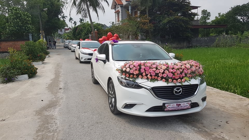 Nên chọn mẫu xe cưới sang trọng như thế nào cho phù hợp?