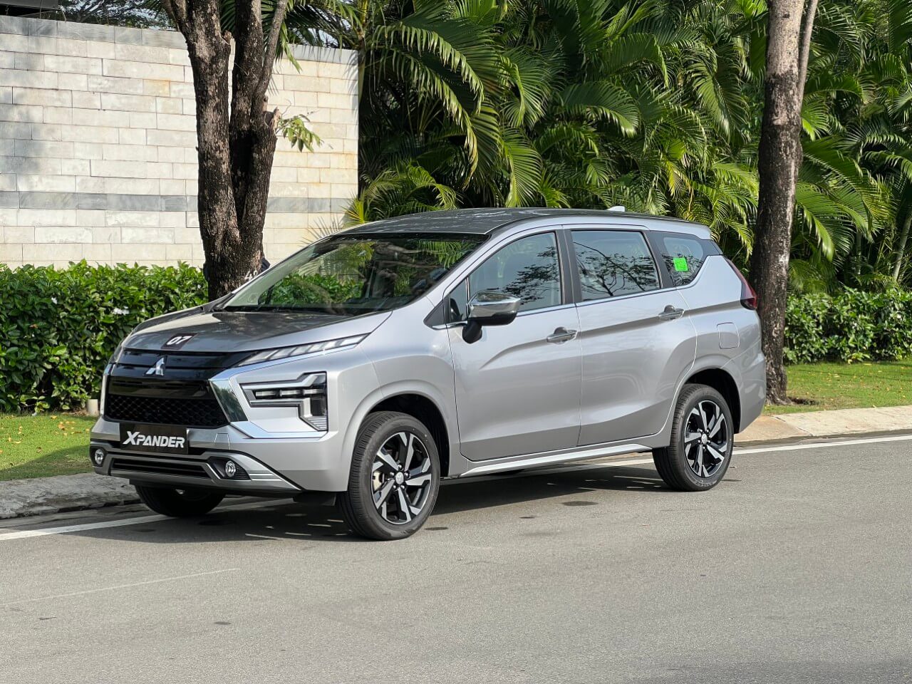 Thuê xe Xpander tự lái theo tháng