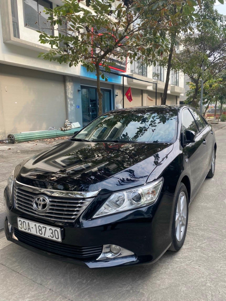Thuê xe tháng 4 chỗ là gì?