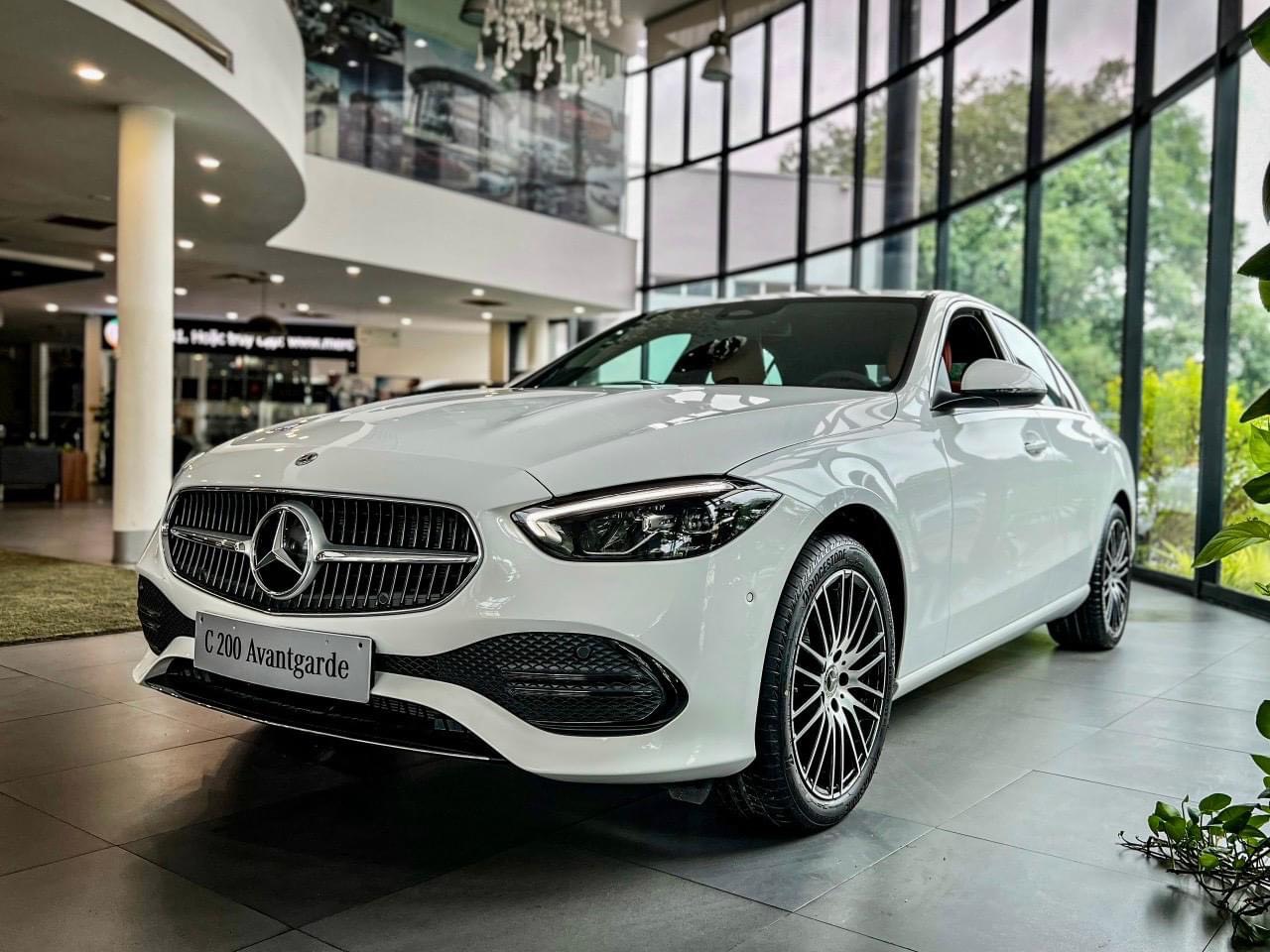  Vì sao nên chọn Mercedes cho chuyến đi của bạn